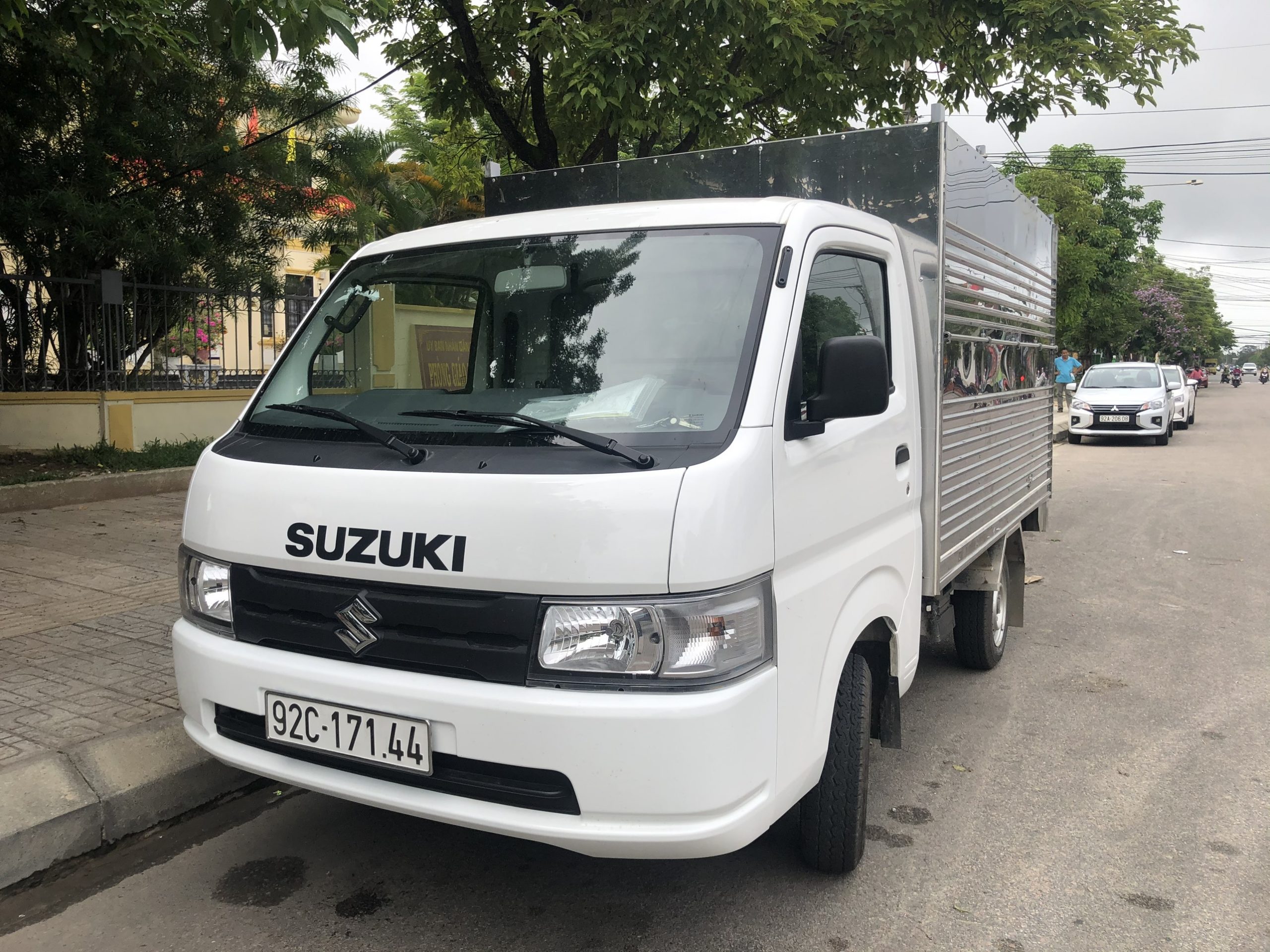 suzuki thùng bạc liền